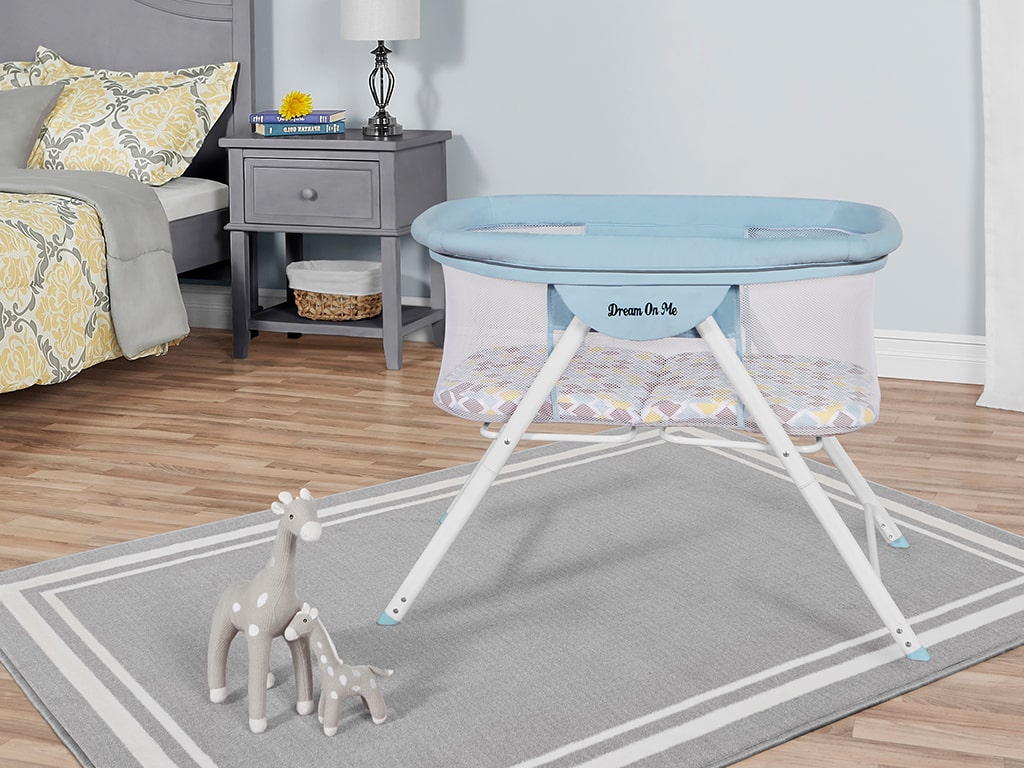 Dream On Me Poppy Traveler Portable Bassinet
