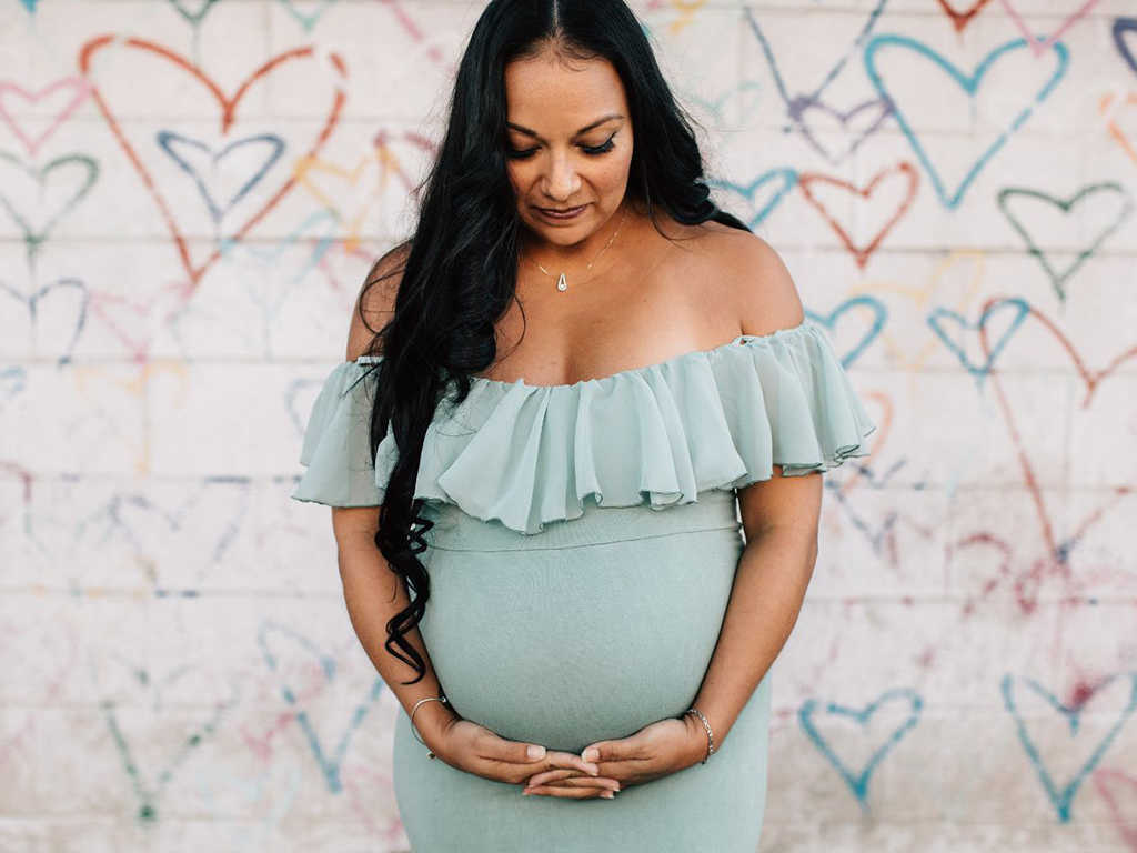 Maternity gown Maternity gown