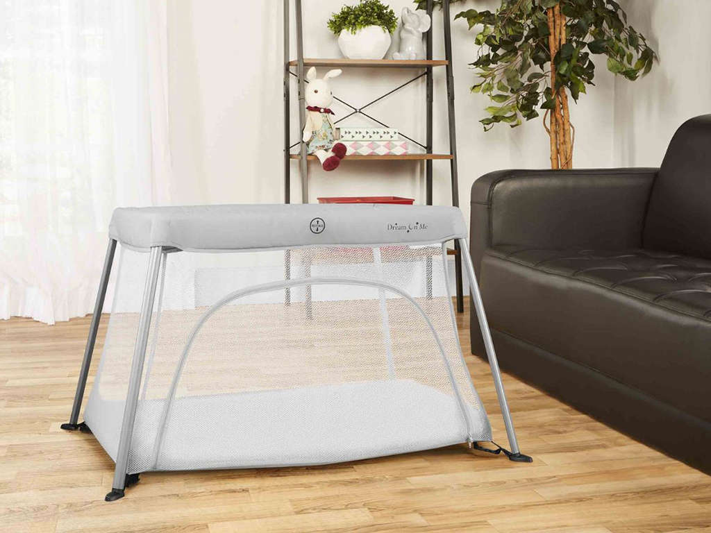 Dream On Me Travel Light Playard